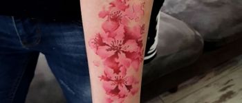mor-menekse-tattoo-dovme-bilek-cicek-dovmesi - Dövme Modelleri